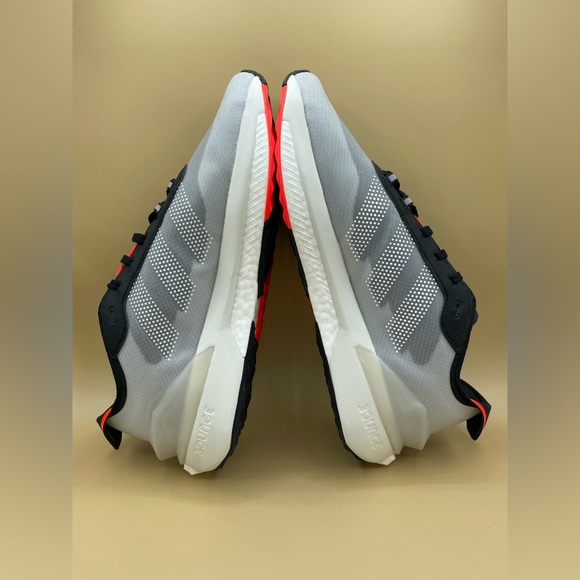 adidas Avryn Gray Solar Red Men’s Running Athletic Sneakers brand New No Box - Picture 5 of 9